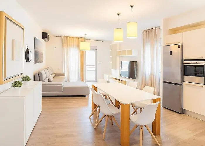 Blloku Location * Τίρανα