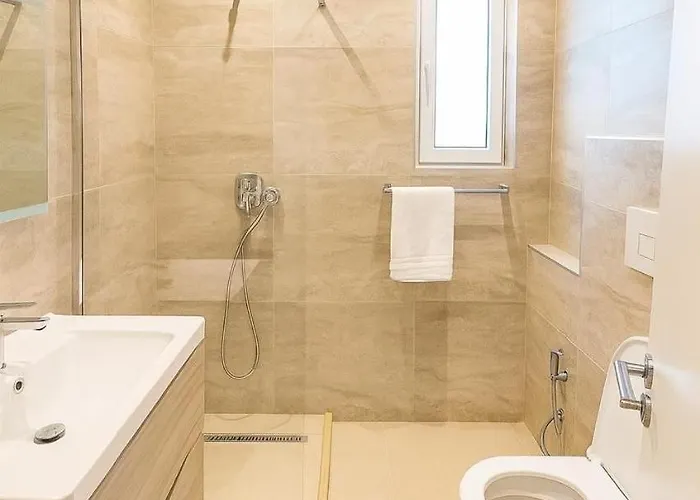 Blloku Location Τίρανα